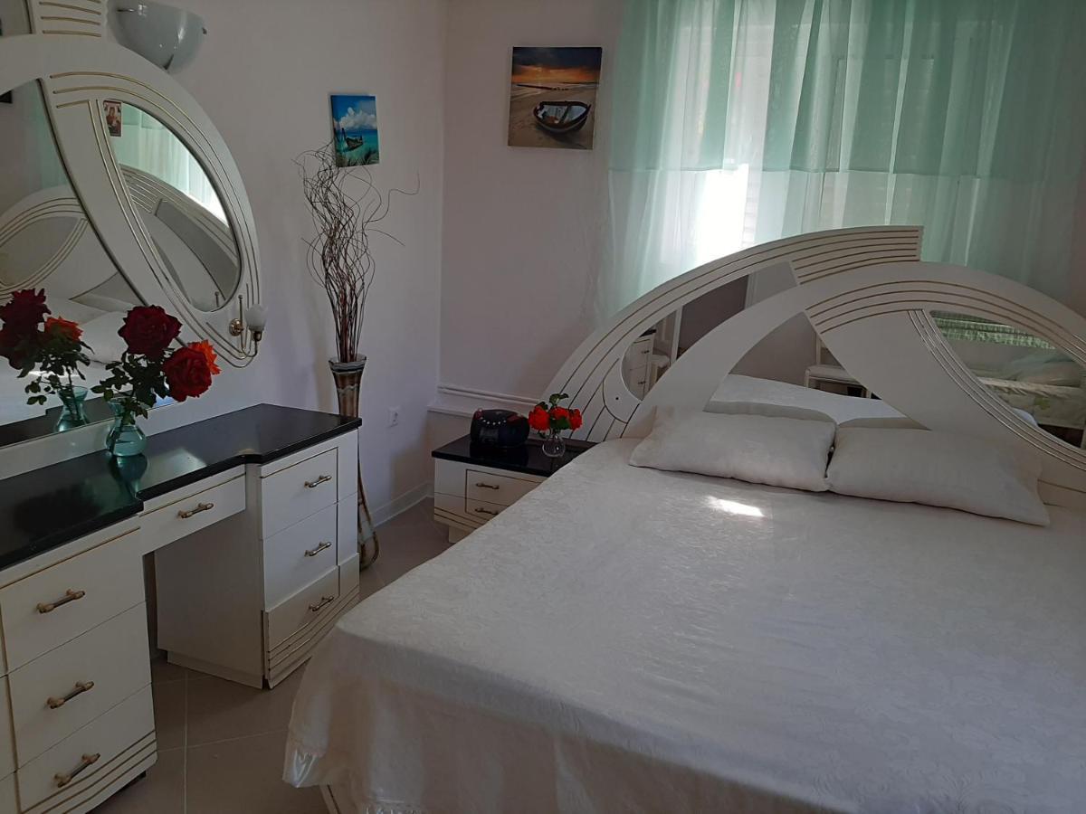 Cozy Flat In Nea Makri Apartman Kültér fotó